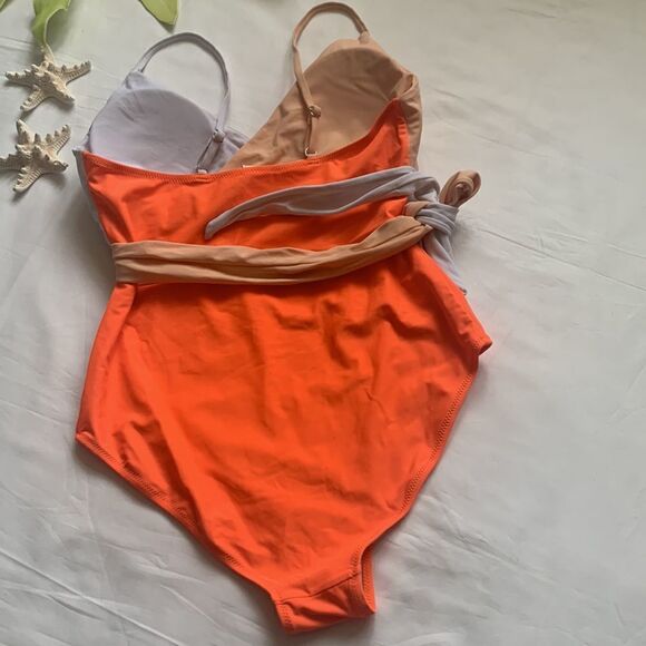 ⭐️TRI Colour Wrap Cut Out Swimsuit⭐️ - Picture 8 of 8